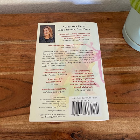 A Visit from the Good Squad by Jennifer Egan, Paperback - Picture 3 of 7